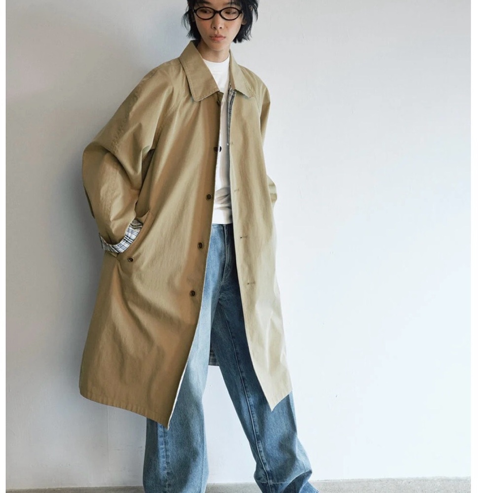 Pixie Market Reversible Khaki Trench Coat with Plaid Lining & Cuff Detail - Picture 3 of 9